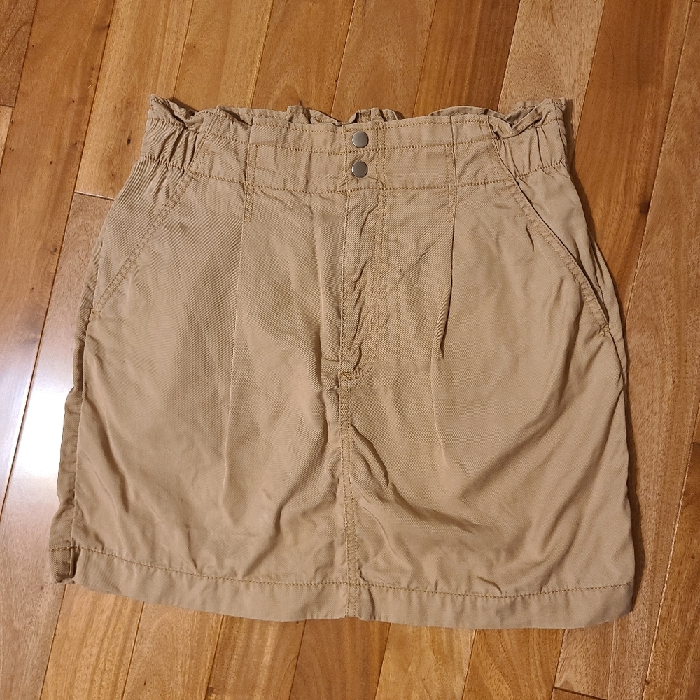 LOFT Paperbag Tan Skirt Snaps Zipper Elastic Waist size 8